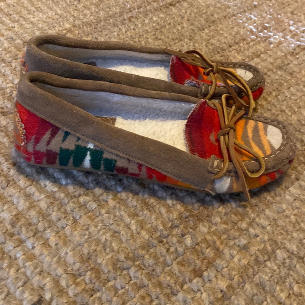 2568 Moccasins